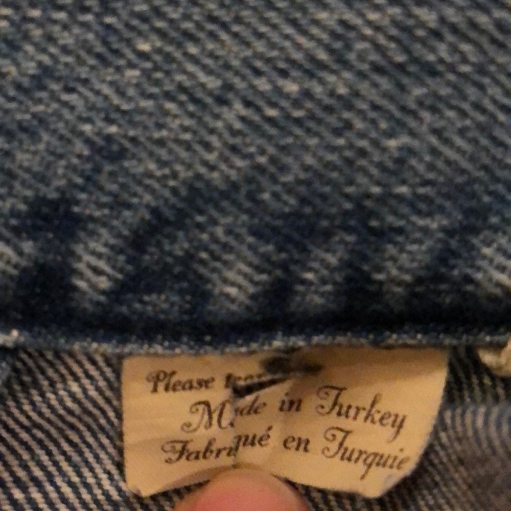 Levi’s trucker long pleated jacket. Button up. Raw edges.  Like new! - Picture 10 of 13